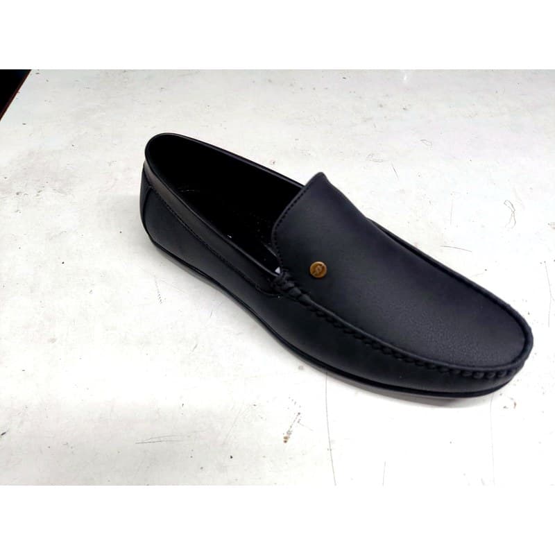 Verona Plain Moccasin — Black